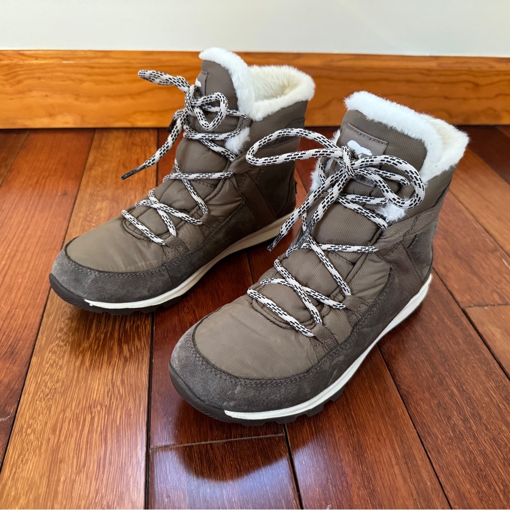Sorel Whitney Flurry waterproof vegan snow boots. Barely worn, like new!